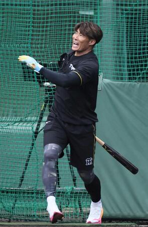 　打撃をする糸井ＳＡ（撮影・田中太一）