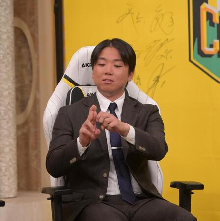 　「熱血･タイガース党」の生放送にゲスト出演した村上頌樹（撮影･金居みつよし）