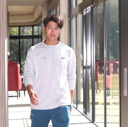 　契約更改交渉を終えた西純（撮影・北村雅宏）