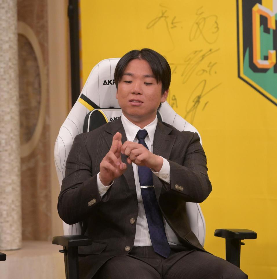 　「熱血･タイガース党」の生放送にゲスト出演した村上頌樹（撮影･金居みつよし）