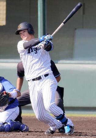 　２回、中前打を放つ西純