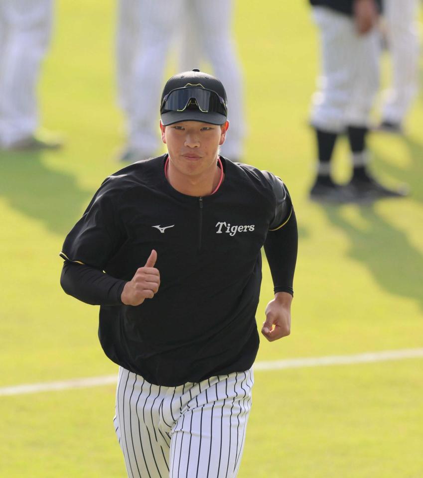 　円陣後、駆け出す百崎