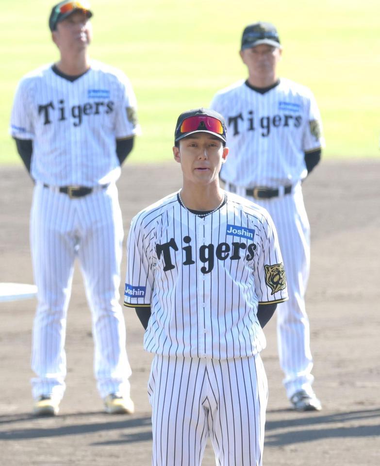 　手締めのあいさつをする小幡（撮影・北村雅宏）