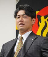 阪神 川藤幸三氏の伝統芸に岡田監督もニッコニコ！口に含んだ水を