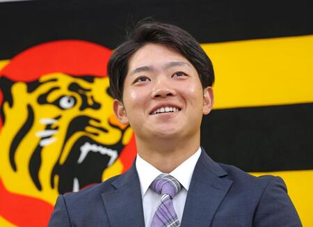 　契約を更改し取材に応じる中川（撮影・立川洋一郎）