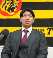 　契約を更改し取材に応じる島田（撮影・立川洋一郎）