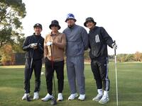 　スタート前、写真に納まる（左から）近本、梅野、佐藤輝、熊谷（撮影・北村雅宏）