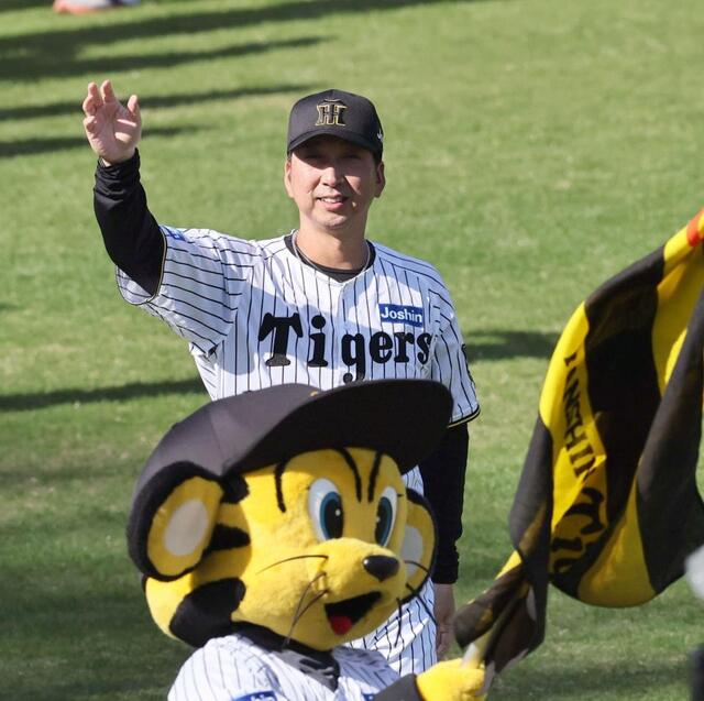 阪神タイガース フィニッシュしょう賞 優勝パレード・大阪会場の様子です！ #優勝パレード #大阪 会場④