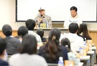 　オイシックス新潟「ドラフト指名を祝う会」で中日育成１位・牧野憲伸（右）とトークショーを行った阪神ドラフト５位・能登嵩都（撮影・伊藤笙子）