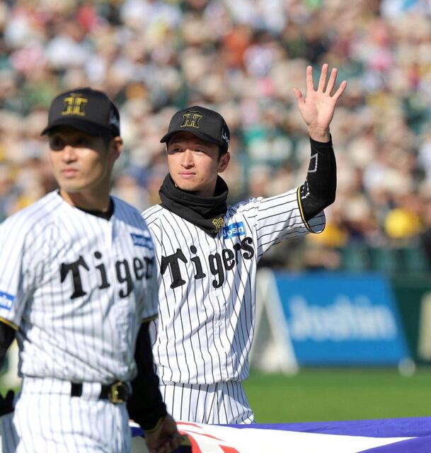 阪神・近本に虎党「ありがとう」の声援 残留表明後初の甲子園 憧れ桧山