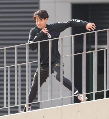 　トレーニングする下村（撮影・北村雅宏）