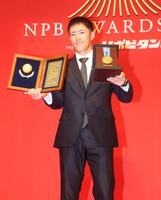 　ファーム表彰式に出席した福島（撮影・石井剣太郎）