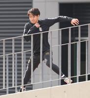 　トレーニングする下村（撮影・北村雅宏）