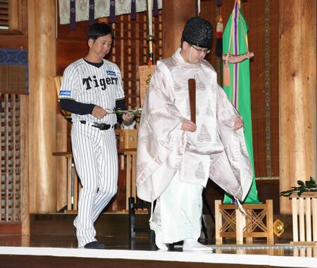 阪神・藤川監督　佐藤輝は「没頭してやったところからからタキシード」「グラウンド上はウソをつかない」