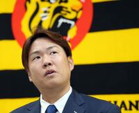 　契約を更改し、会見する西勇（撮影・山口登）