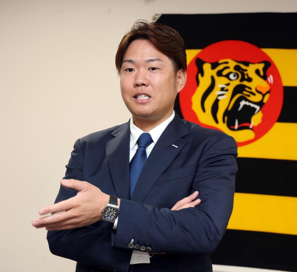 　契約を更改し、取材に応じる西勇（撮影・山口登）