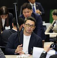 　バットを持つカブス・鈴木誠也（撮影・田中太一）