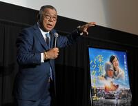 　舞台あいさつで横田さんとの思い出を語る掛布雅之ＯＢ会長（撮影・飯室逸平）