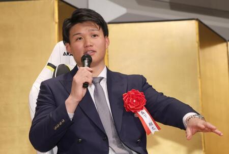 　トークをする森下（撮影・佐々木彰尚）