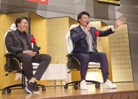 　トークをする大山（左）と森下（撮影・佐々木彰尚）
