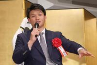 　トークをする森下（撮影・佐々木彰尚）