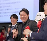 　トークをする大山