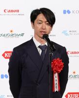 　ゴールデンスピリット賞を受賞した近本（撮影・佐々木彰尚）