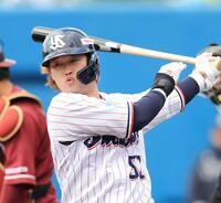 　２０２２年の開幕戦で藤浪から代打本塁打を放った浜田＝２２年３月２５日