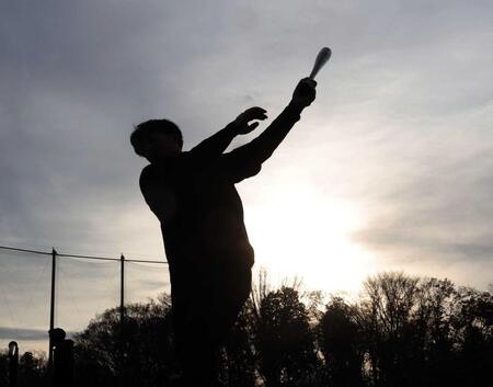 阪神・ドラ1立石 創価大練習納め 1年目1軍出場へ複数ポジション練習 週3回11時間トレで準備万端