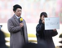 　阪神ＪＦの本命をアルバンヌと答える石井（撮影・中田匡峻）