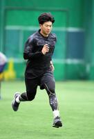 　ダッシュするドラフト１位・立石（撮影・山口登）