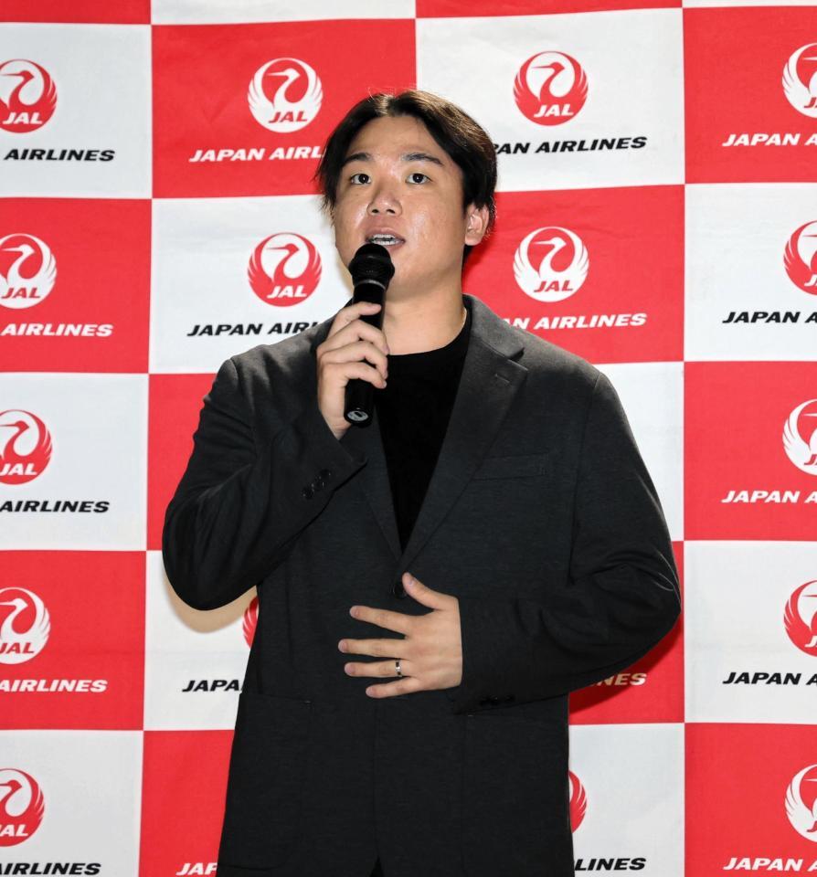 　出発式であいさつする村上（撮影・山口登）