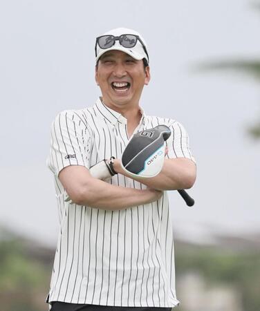 　ゴルフを楽しむ藤川監督（撮影・田中太一）