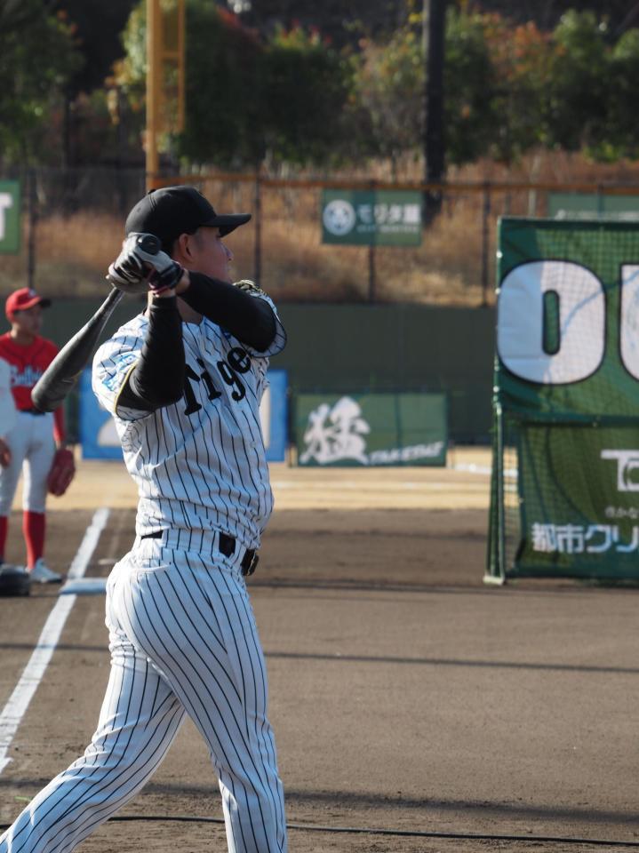 　適時打を放った富田