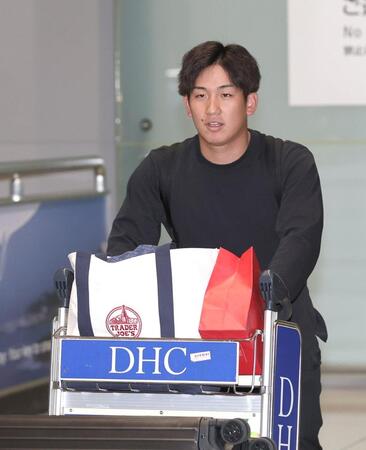 　帰国した伊原（撮影・北村雅宏）