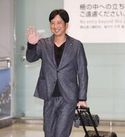 　帰国した藤川監督（撮影・北村雅宏）