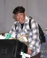 　帰国した原口氏（撮影・北村雅宏）