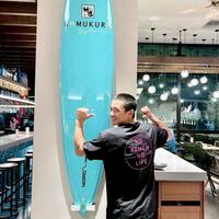 　有名ラーメン店「神座」ワイキキ店を訪れた熊谷