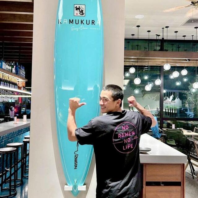 　有名ラーメン店「神座」ワイキキ店を訪れた熊谷