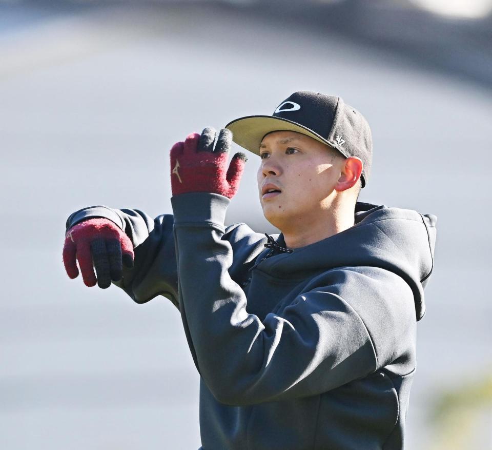 　ウオーミングアップする能登（撮影・西田忠信）