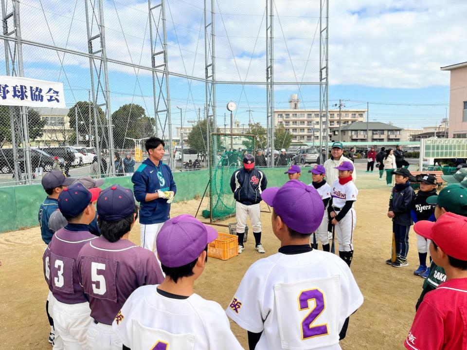 　野球教室に参加したマリナーズで特任コーチ兼コンサルタントを務める福田秀平氏