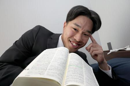 　英語辞書を持参した岡城