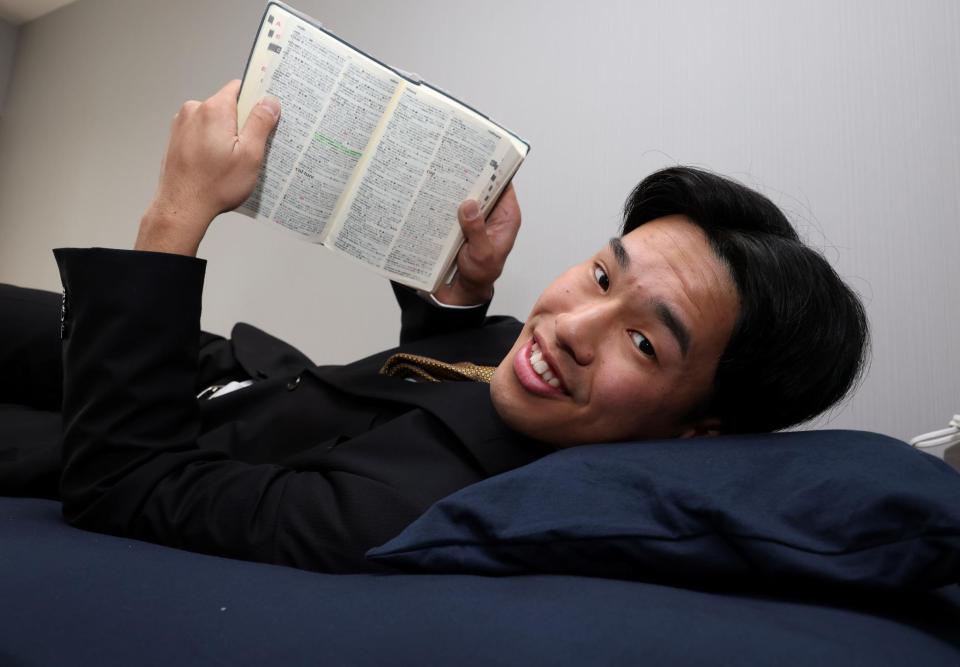 　英語辞書を持参した岡城