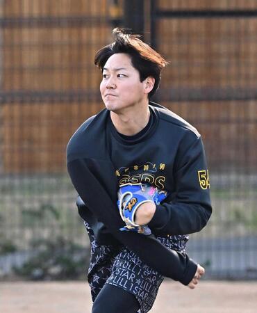 　キャッチボールする木下（撮影・西田忠信）