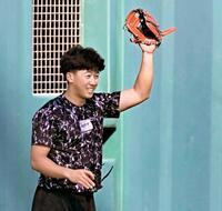 　にこやかにキャッチボールする立石（撮影・西田忠信）