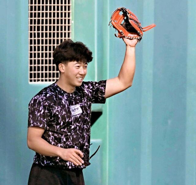阪神 SGLで立石フィーバー！1時間汗流しサイン対応も 新人合同トレ