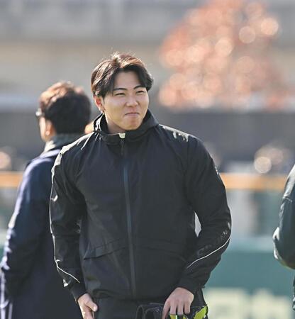 　グラウンドに姿を見せた工藤（撮影・西田忠信）