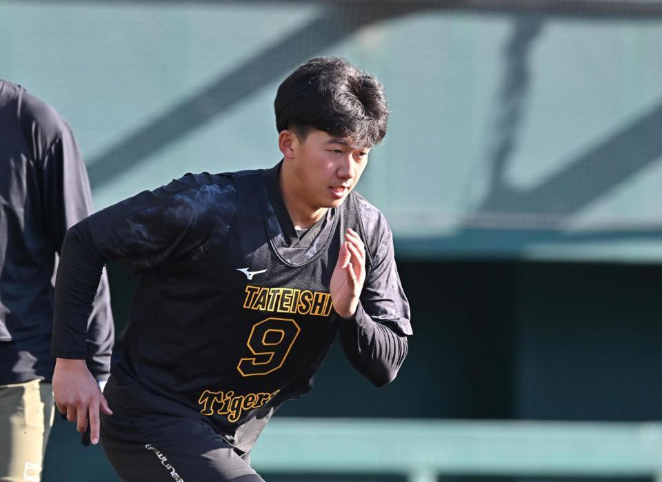 　ダッシュを繰り返す立石（撮影・西田忠信）