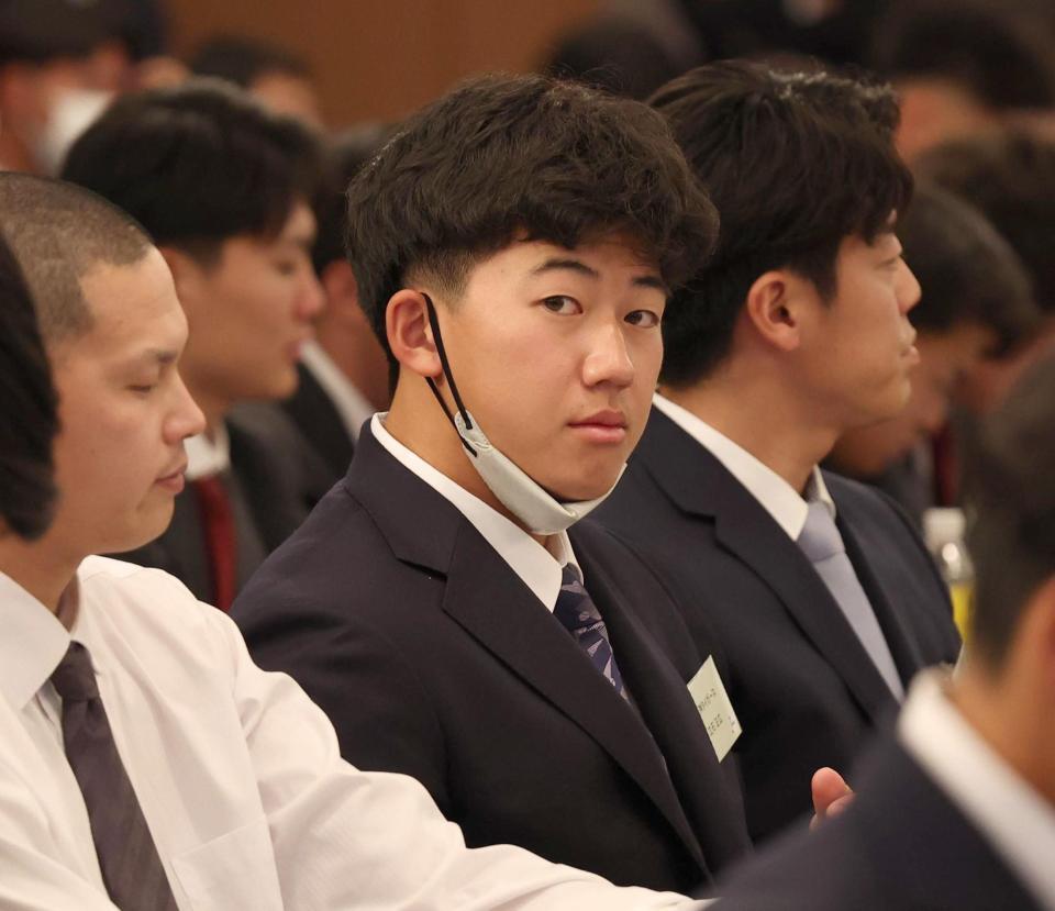 新人研修を受けた立石（撮影・佐々木彰尚）