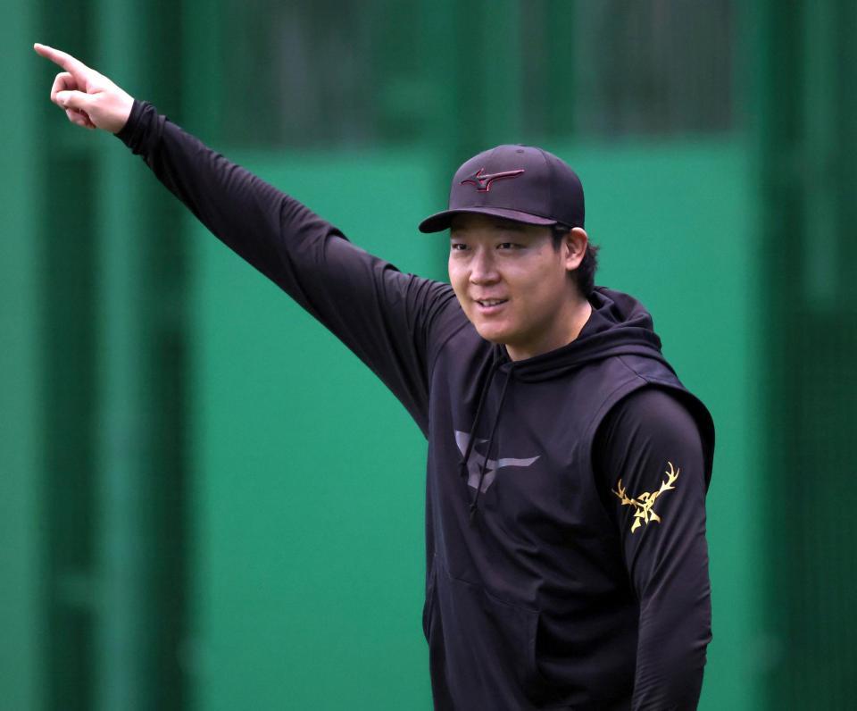 自主トレを公開した大山（撮影・山口登）